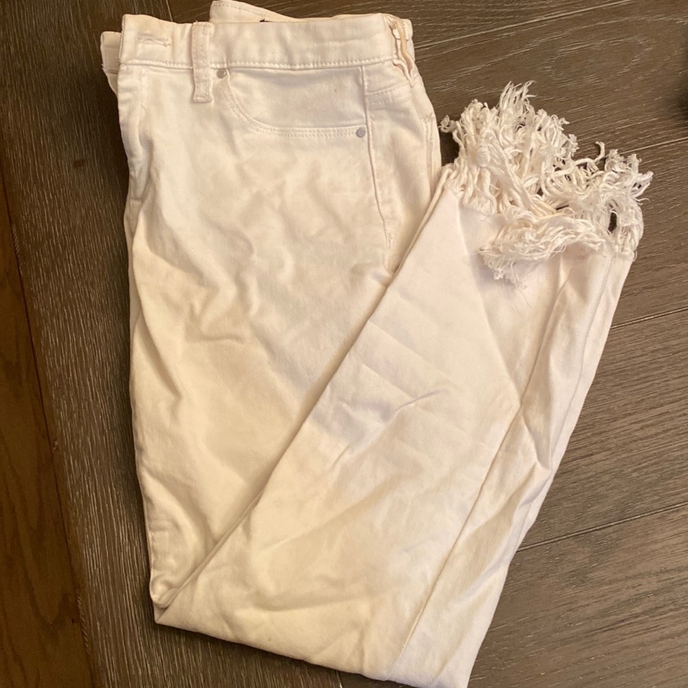 BLANK NYC white fringe bottom skinny jeans size 28